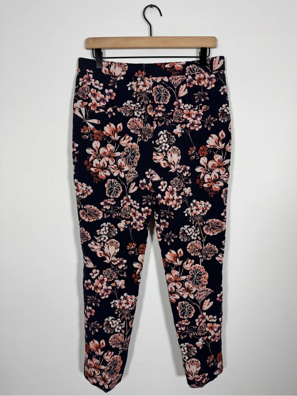 WP115 {Ann Taylor} Black Floral Tapestry Print High Rise Straight Leg Pants